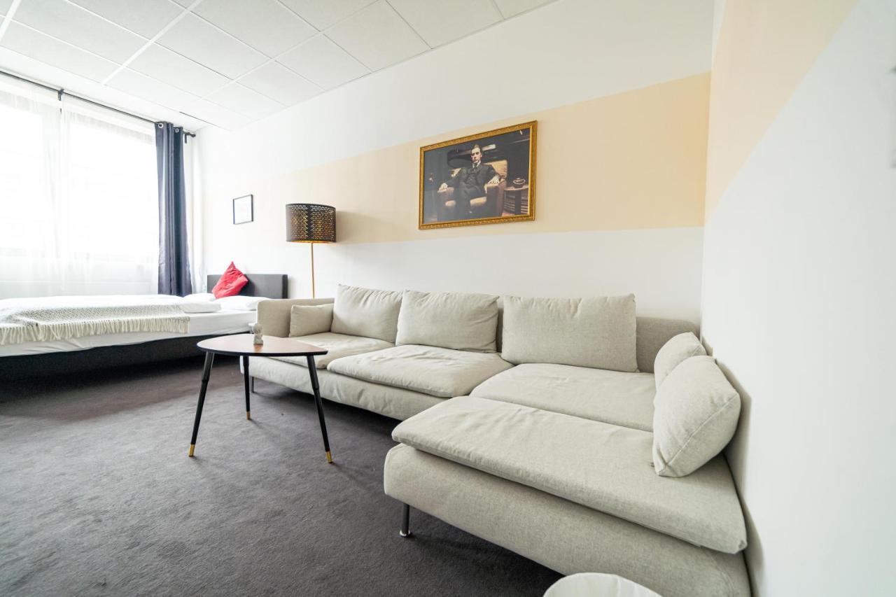 Full House Hostel Nuernberg - Shared Bath & Kitchen Nuremberga Exterior foto