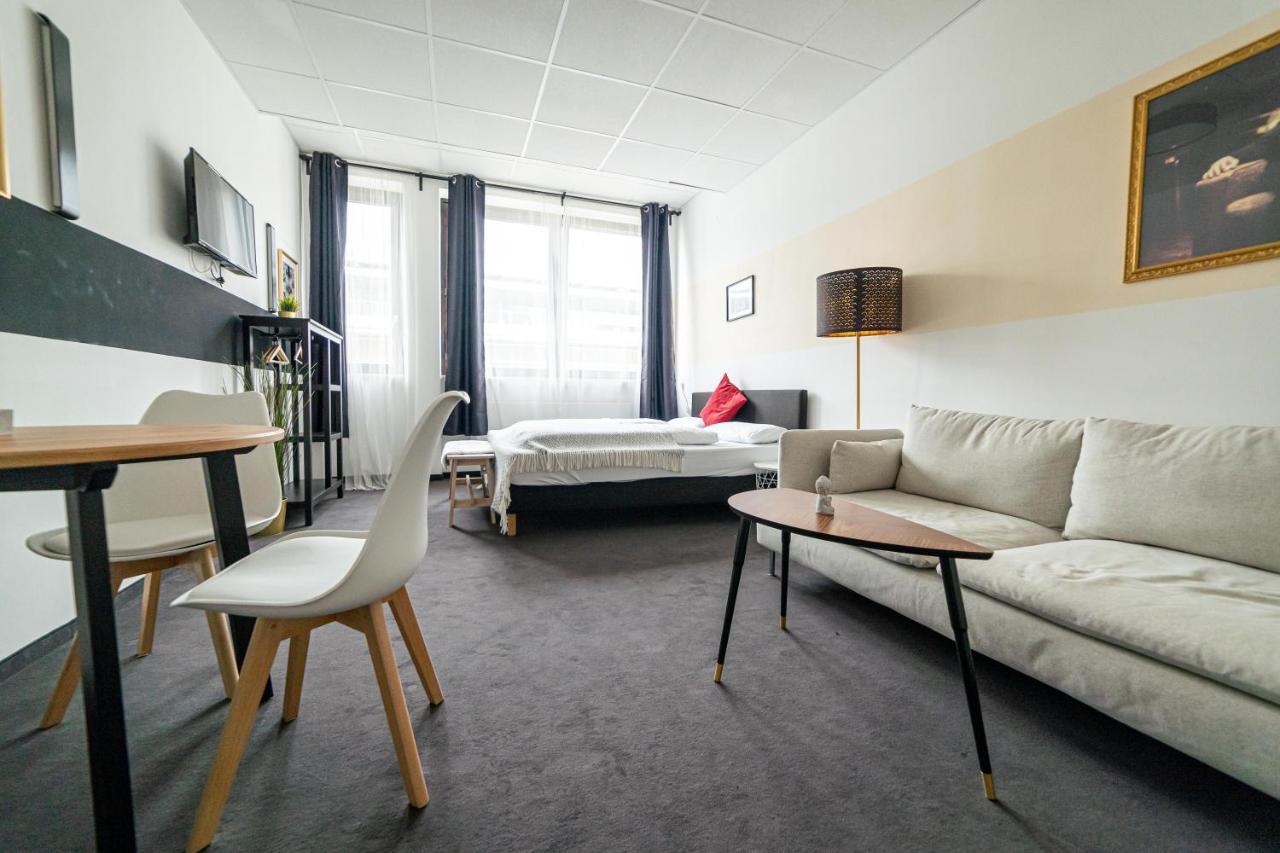 Full House Hostel Nuernberg - Shared Bath & Kitchen Nuremberga Exterior foto