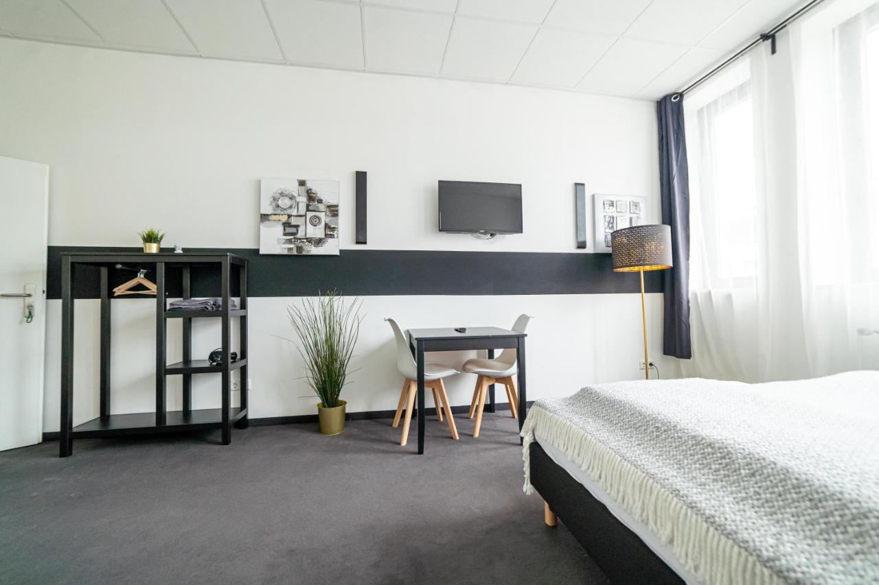 Full House Hostel Nuernberg - Shared Bath & Kitchen Nuremberga Exterior foto