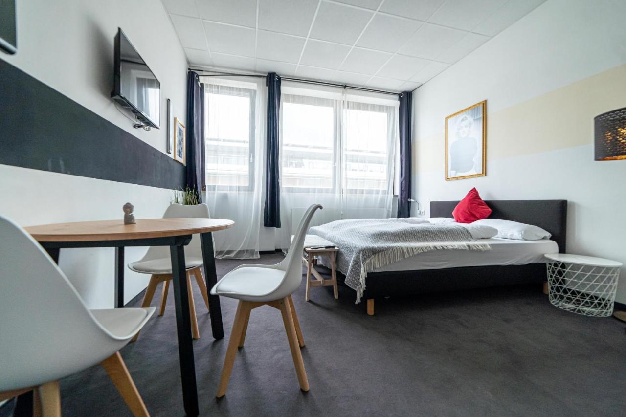 Full House Hostel Nuernberg - Shared Bath & Kitchen Nuremberga Exterior foto