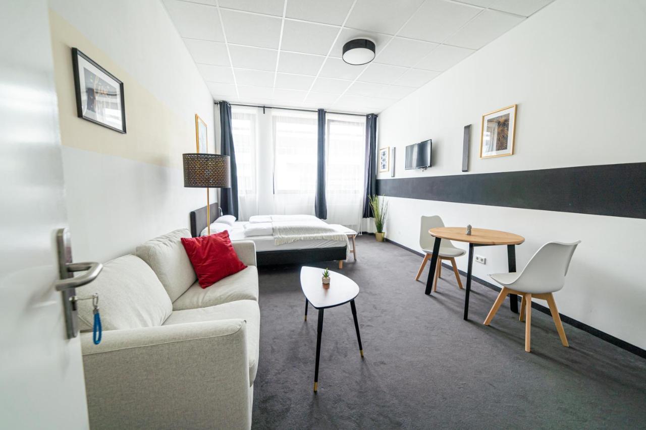 Full House Hostel Nuernberg - Shared Bath & Kitchen Nuremberga Exterior foto