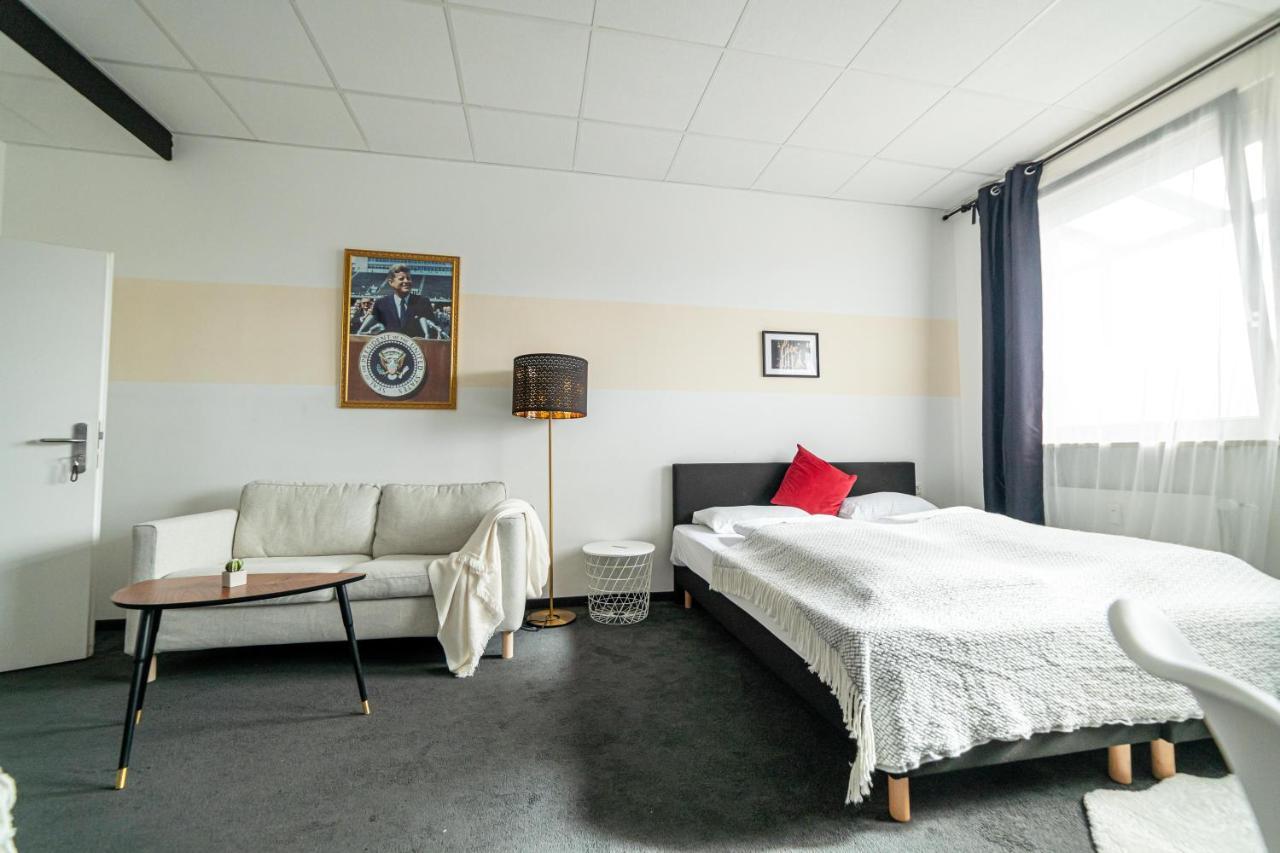 Full House Hostel Nuernberg - Shared Bath & Kitchen Nuremberga Exterior foto