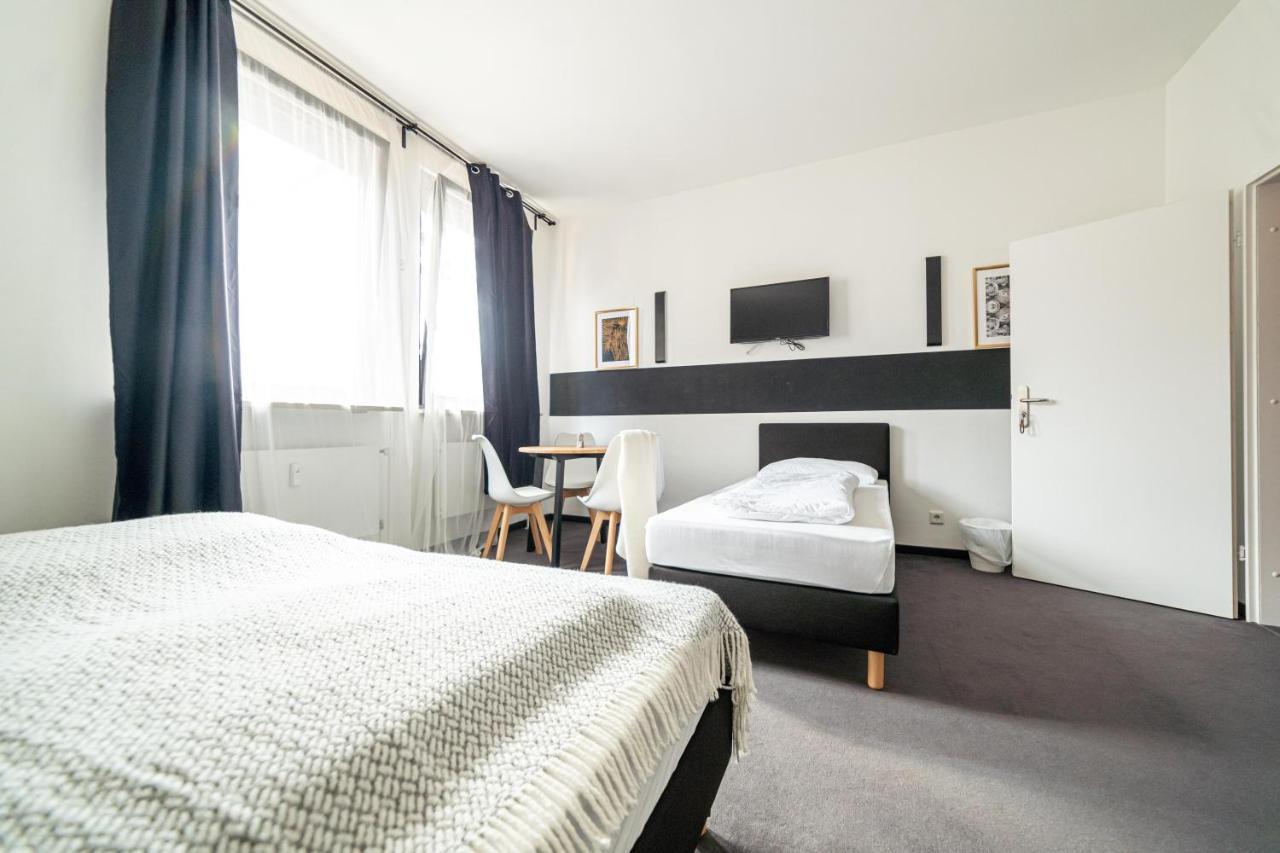 Full House Hostel Nuernberg - Shared Bath & Kitchen Nuremberga Exterior foto