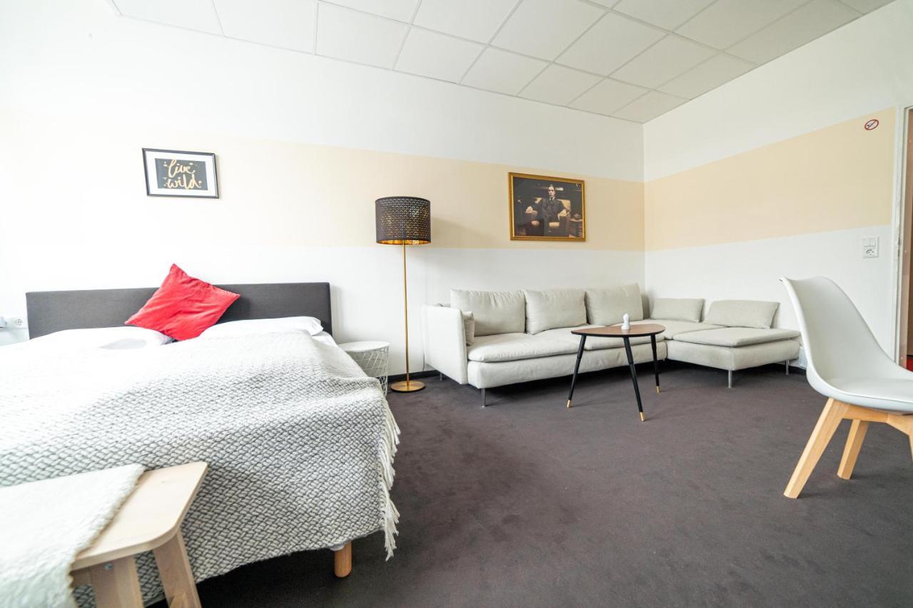 Full House Hostel Nuernberg - Shared Bath & Kitchen Nuremberga Exterior foto
