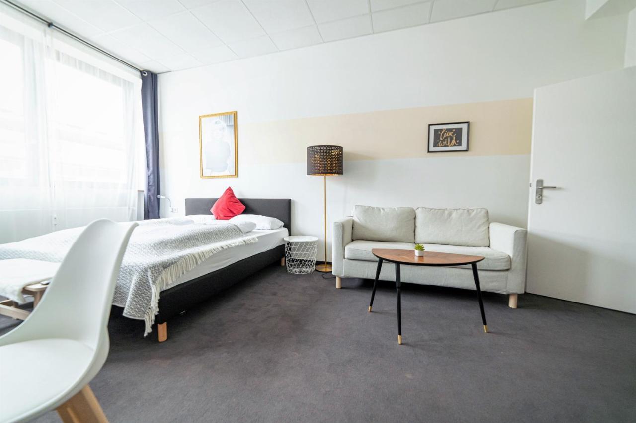 Full House Hostel Nuernberg - Shared Bath & Kitchen Nuremberga Exterior foto