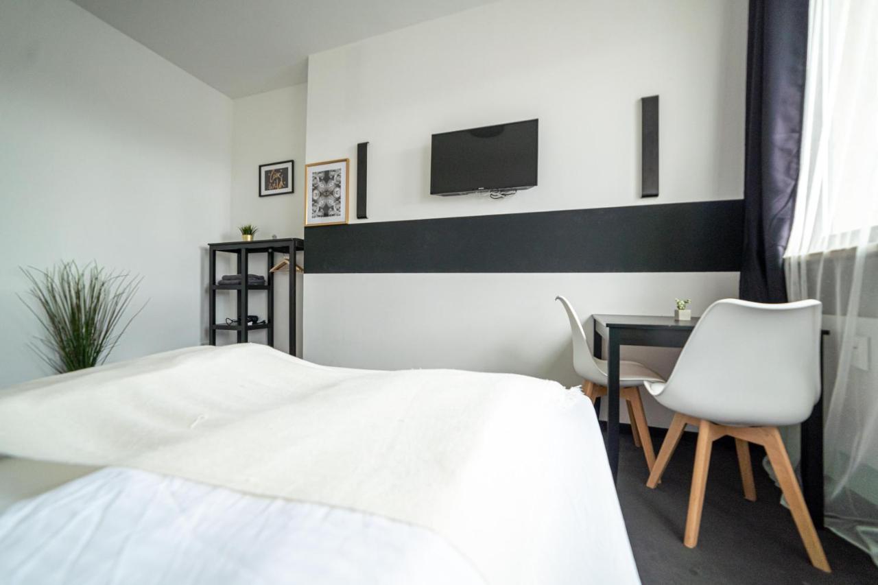 Full House Hostel Nuernberg - Shared Bath & Kitchen Nuremberga Exterior foto