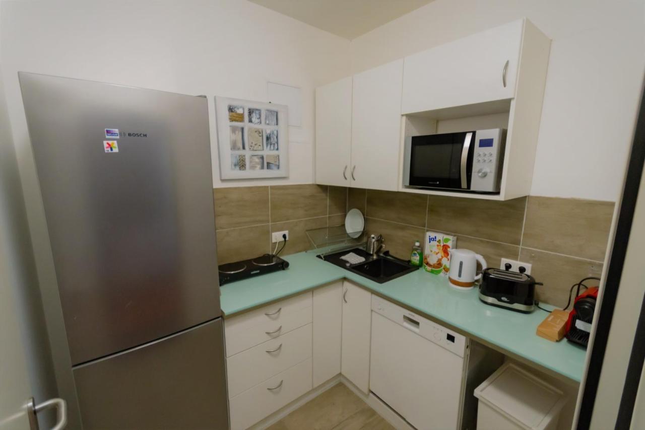 Full House Hostel Nuernberg - Shared Bath & Kitchen Nuremberga Exterior foto