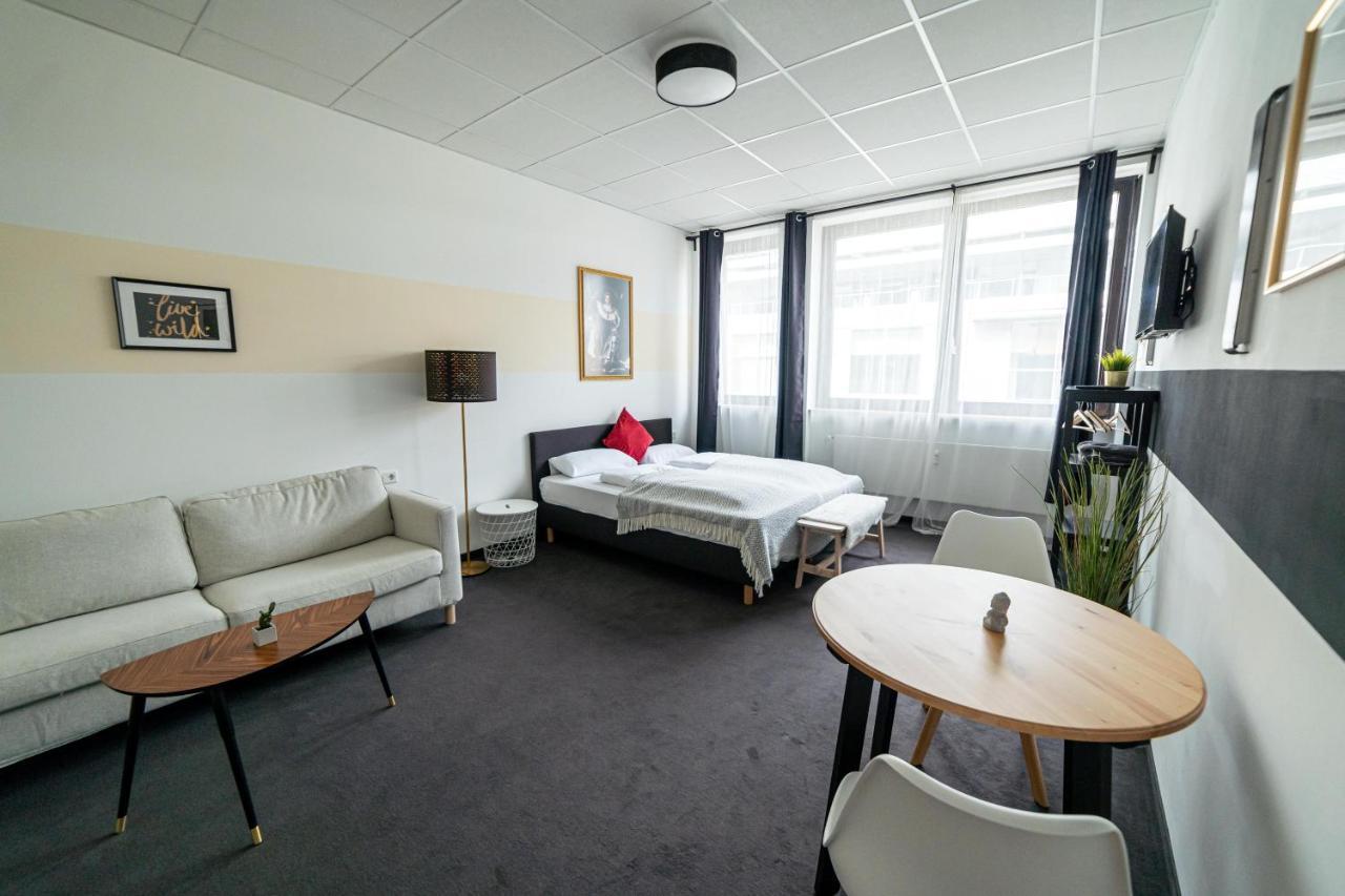 Full House Hostel Nuernberg - Shared Bath & Kitchen Nuremberga Exterior foto