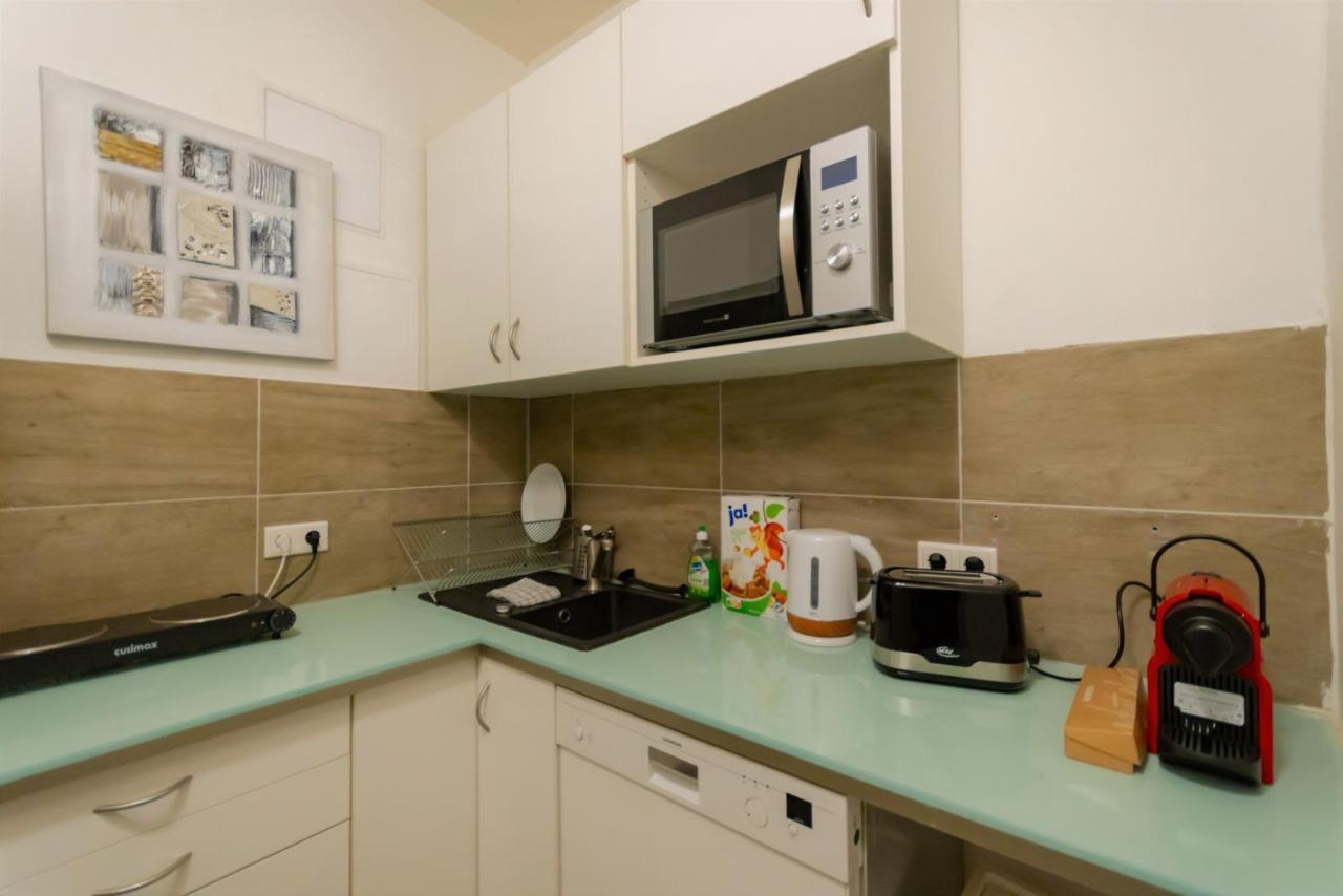Full House Hostel Nuernberg - Shared Bath & Kitchen Nuremberga Exterior foto