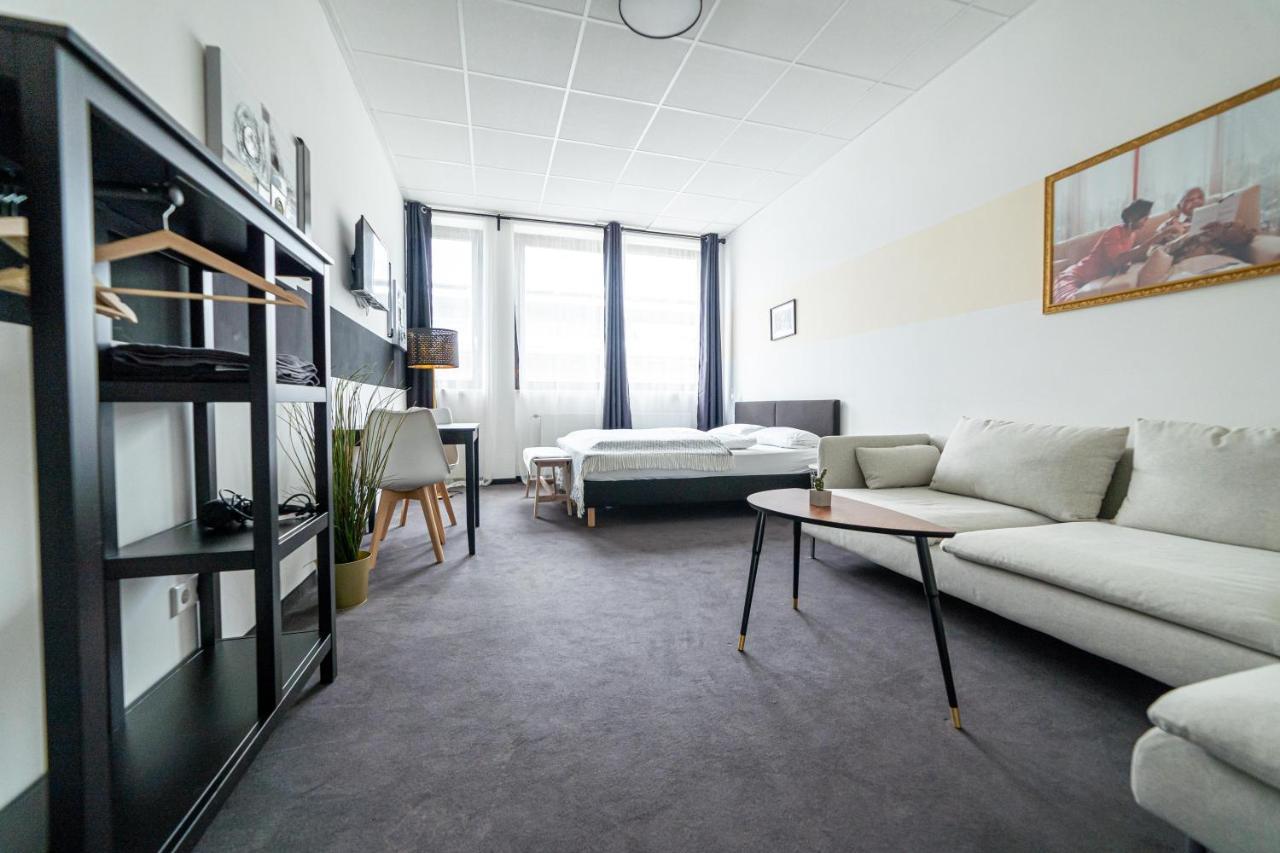 Full House Hostel Nuernberg - Shared Bath & Kitchen Nuremberga Exterior foto