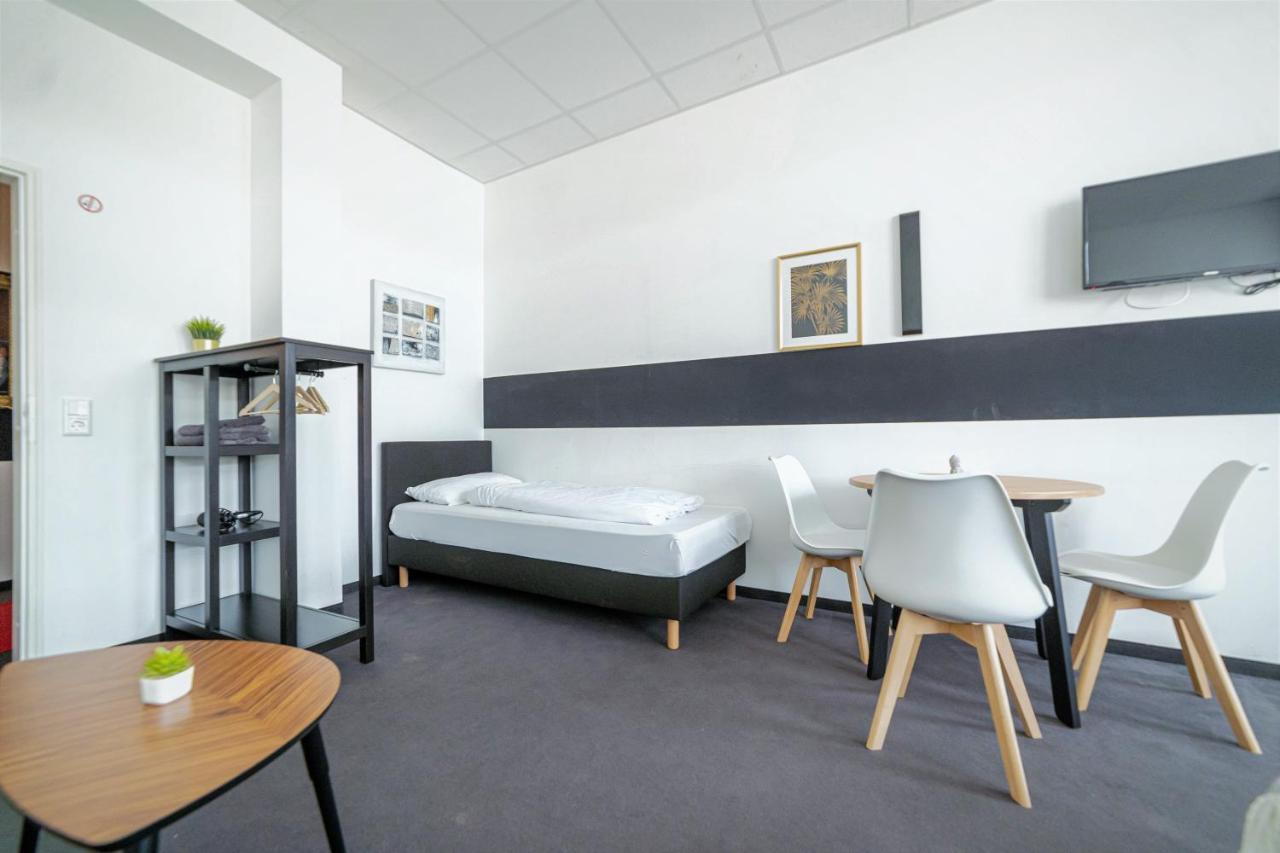 Full House Hostel Nuernberg - Shared Bath & Kitchen Nuremberga Exterior foto
