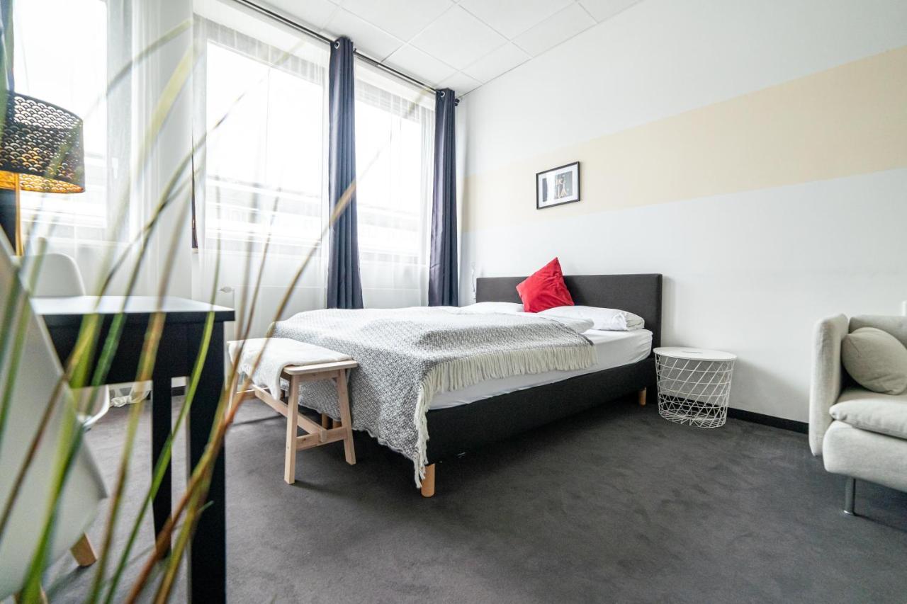Full House Hostel Nuernberg - Shared Bath & Kitchen Nuremberga Exterior foto