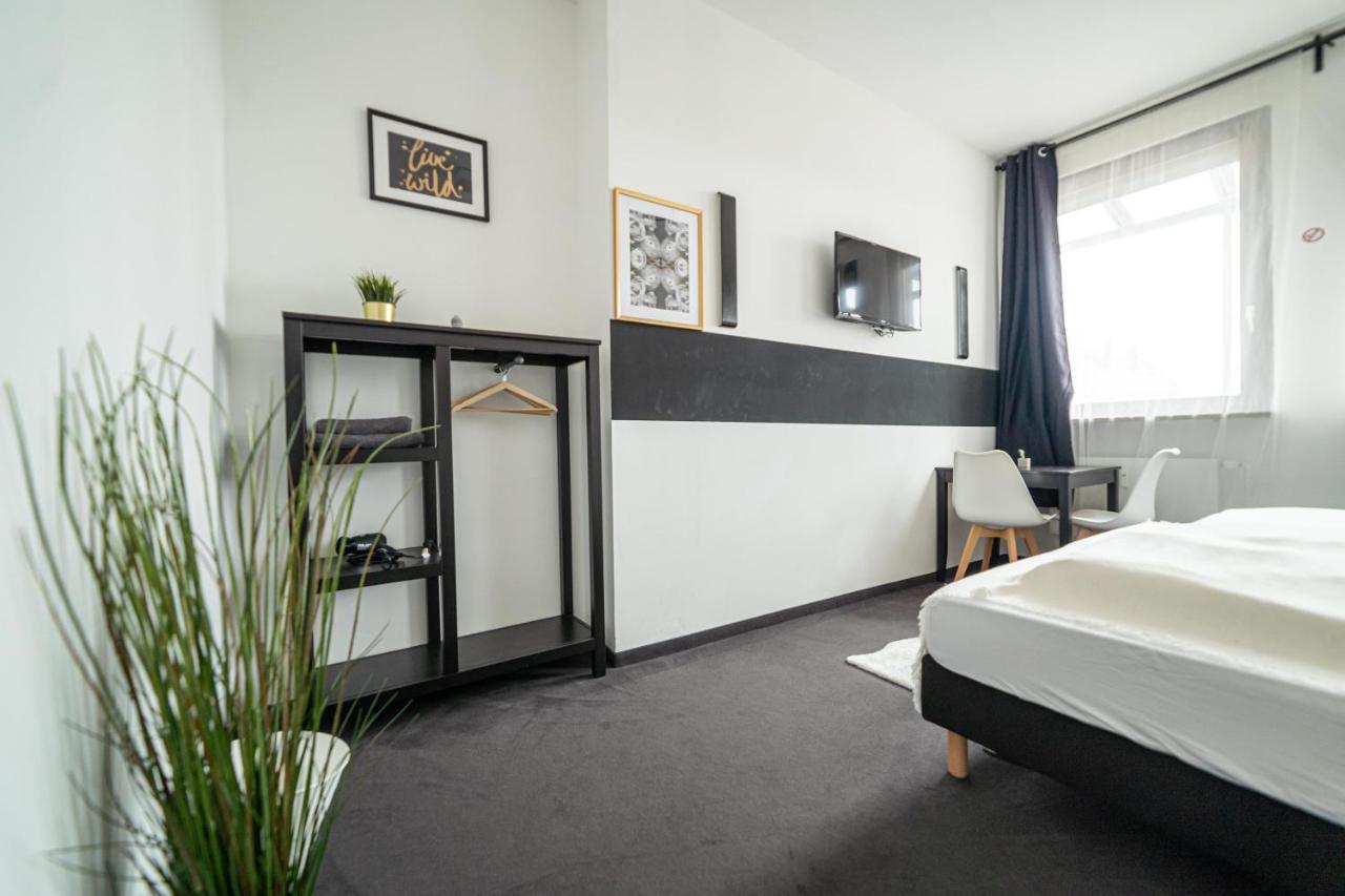 Full House Hostel Nuernberg - Shared Bath & Kitchen Nuremberga Exterior foto