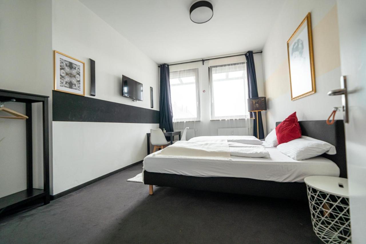 Full House Hostel Nuernberg - Shared Bath & Kitchen Nuremberga Exterior foto
